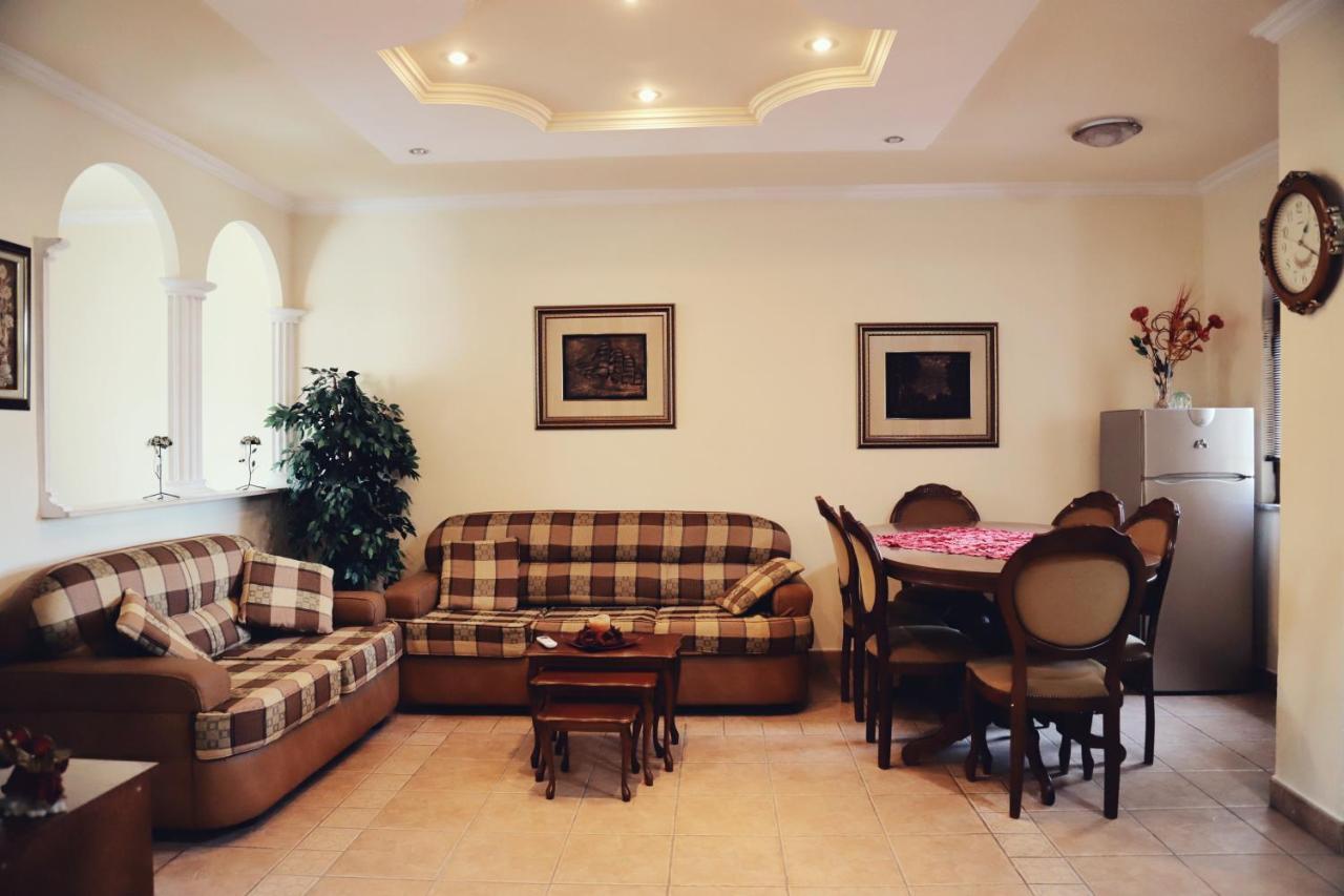 Tirana Taiwan Center Apartment Bagian luar foto