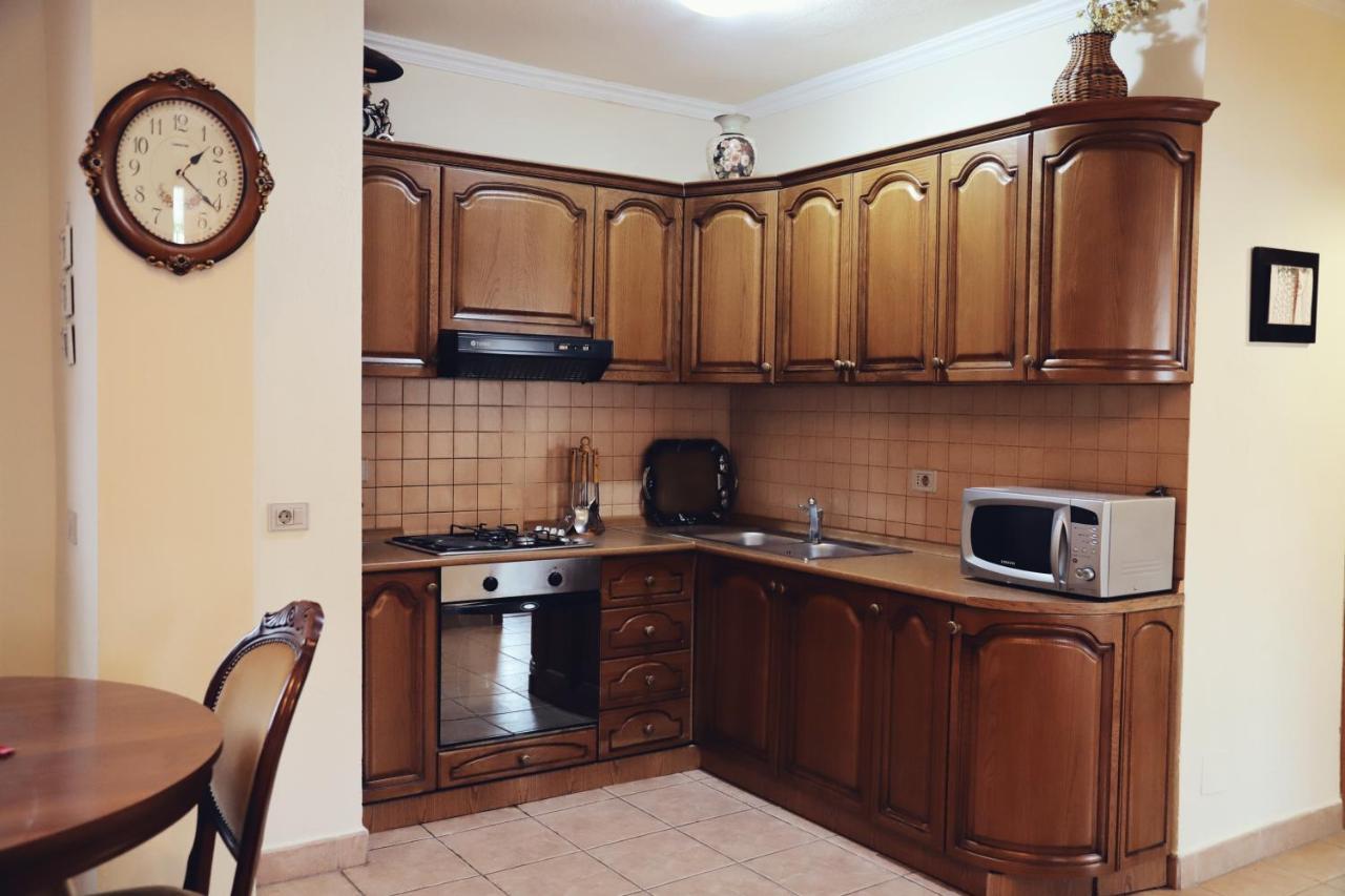 Tirana Taiwan Center Apartment Bagian luar foto