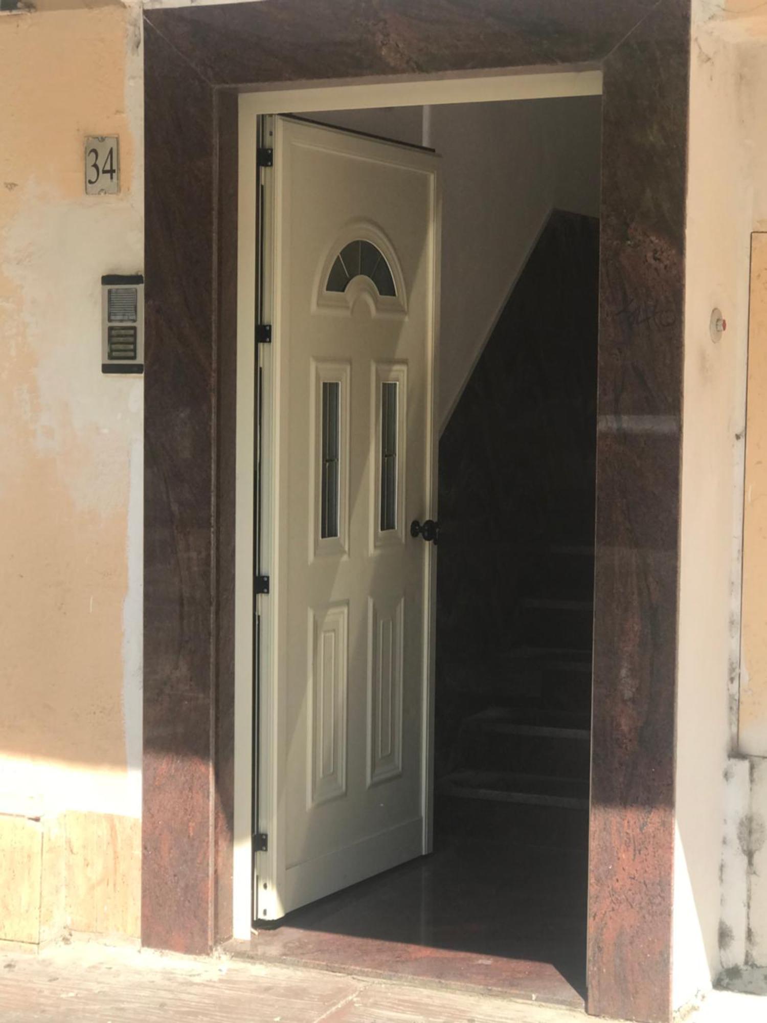 Tirana Taiwan Center Apartment Bagian luar foto